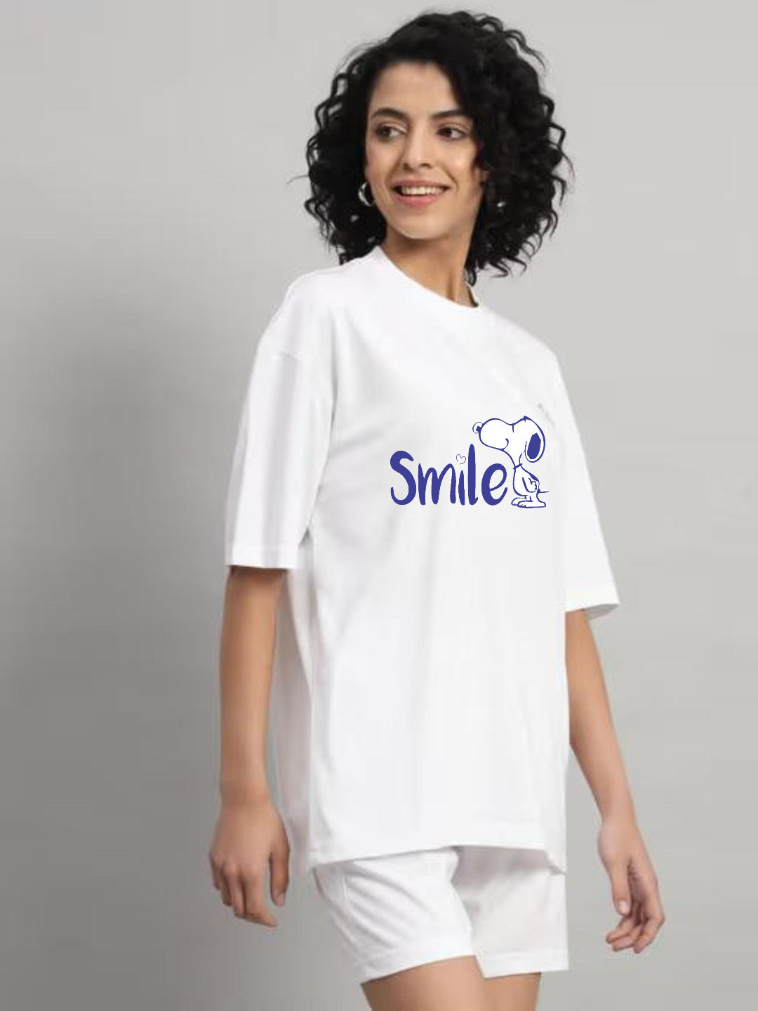 HESHA SNOOPY SMILE WOMEN OVERSIZE PRINTED TSHIRT
