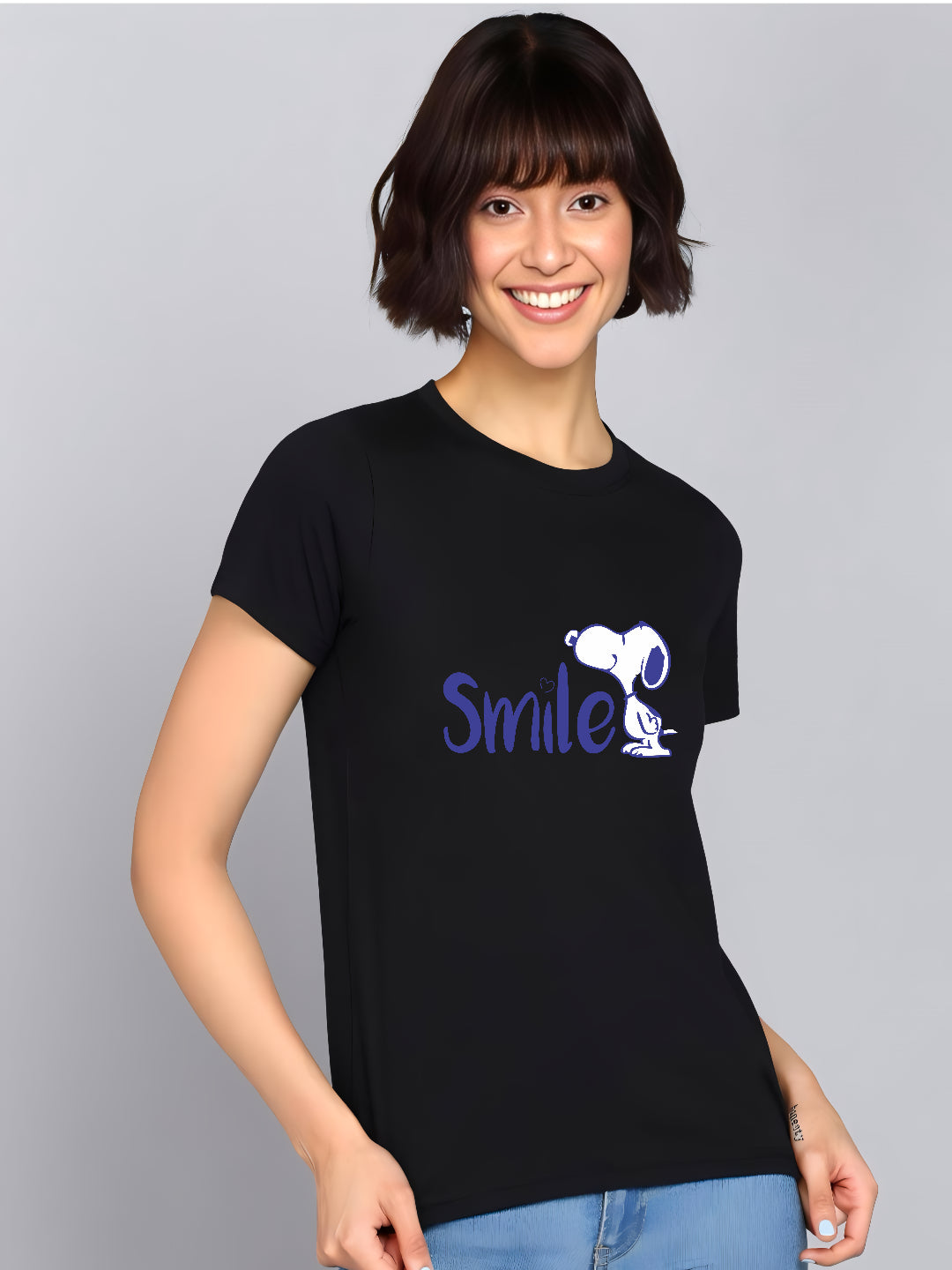 HESHA SNOOPY SMILE WOMEN REGULAR PRINTED TSHIRT