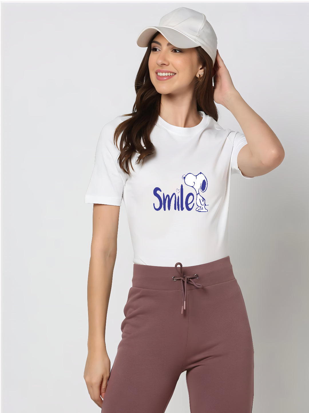 HESHA SNOOPY SMILE WOMEN REGULAR PRINTED TSHIRT